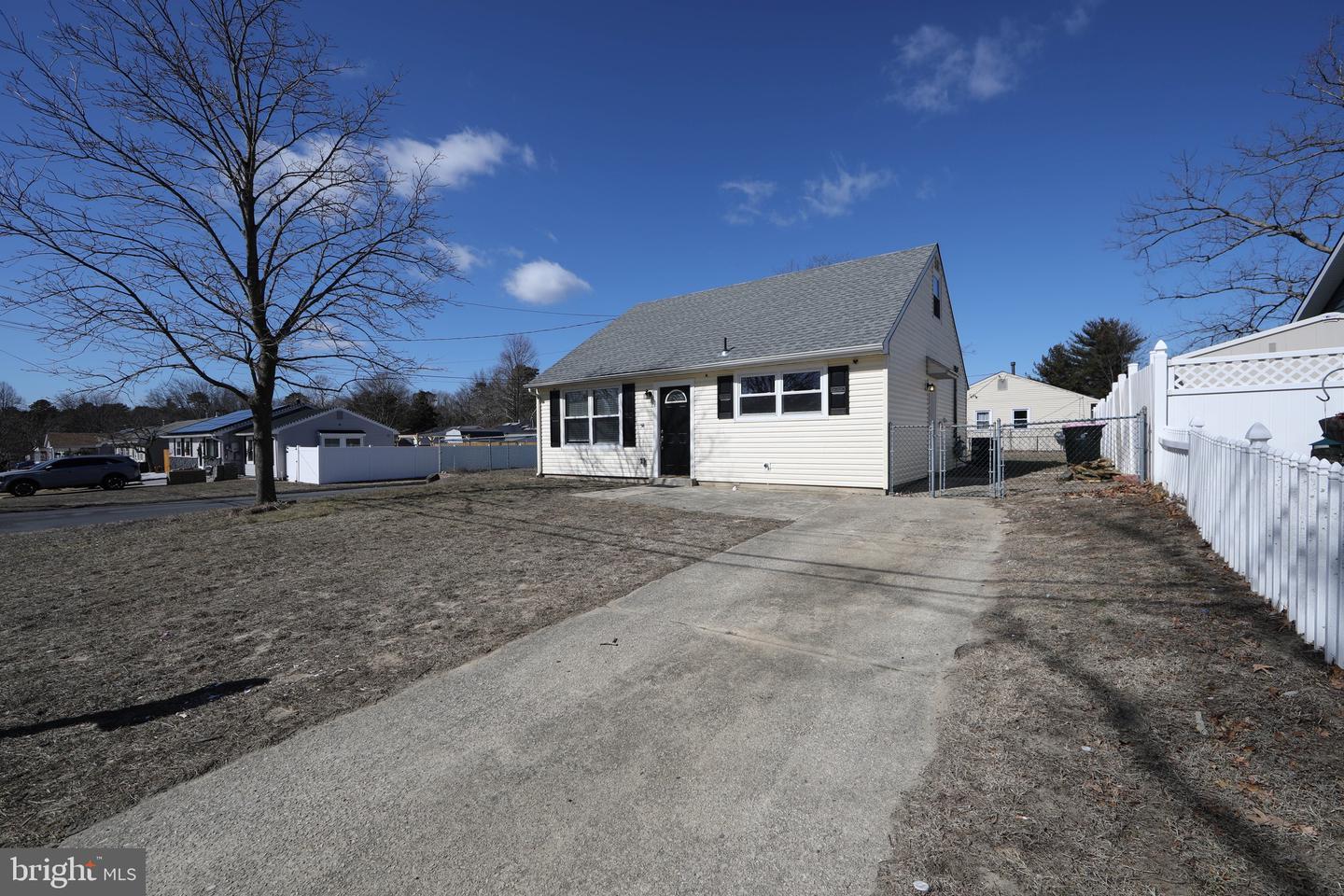 Girard Ave, Sicklerville, NJ 08081