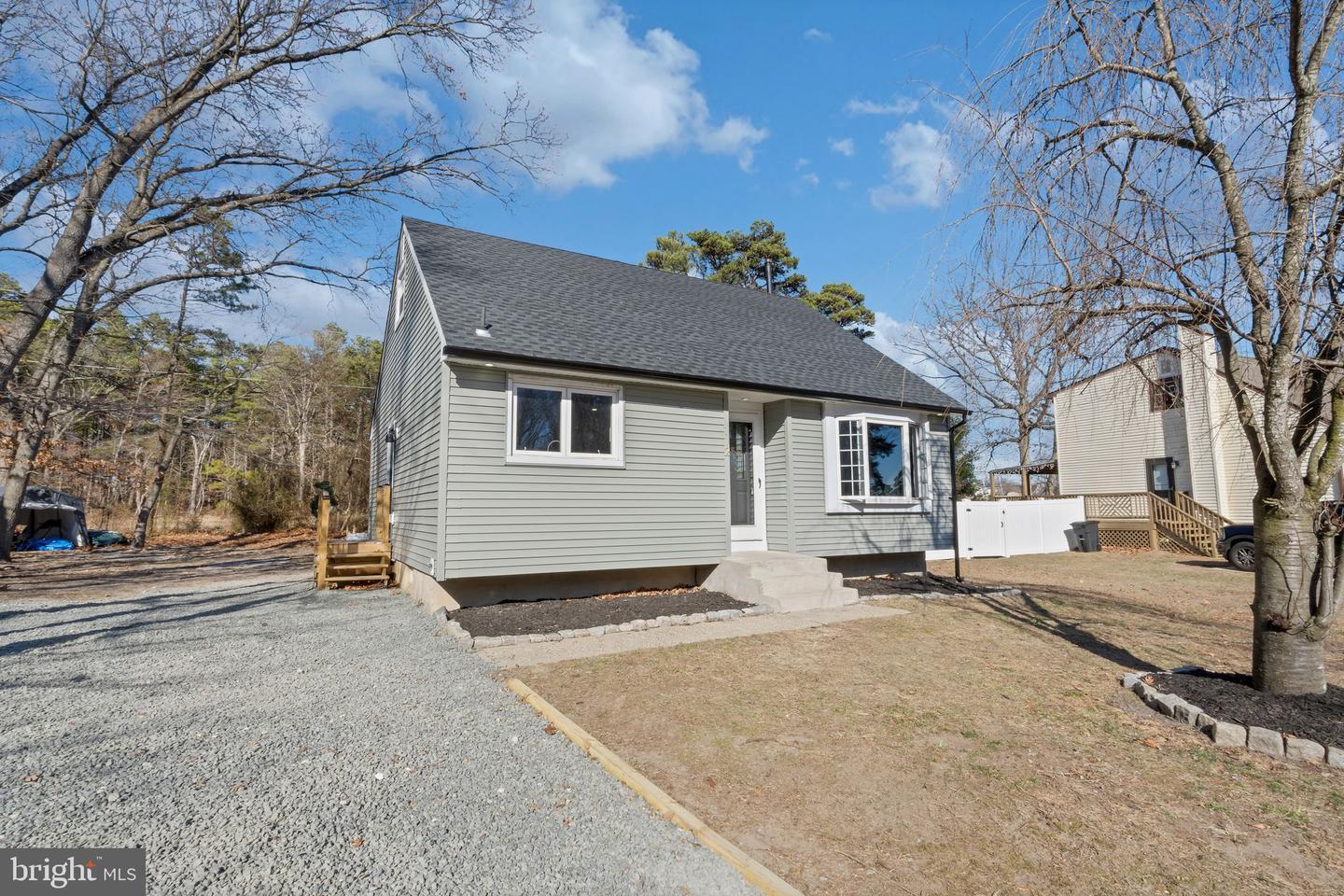 Saint Moritz Dr, Sicklerville, NJ 08081