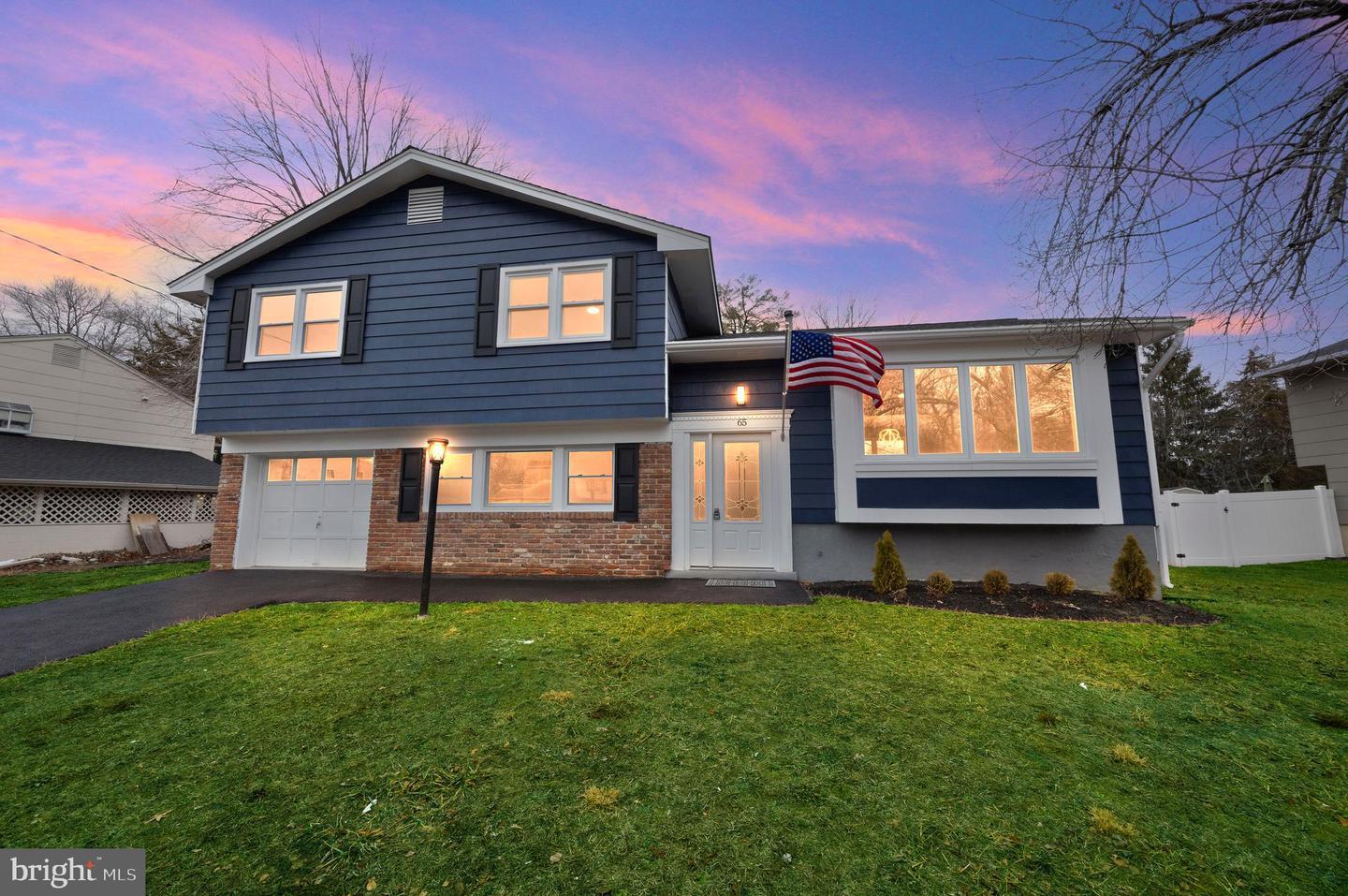 Greenwood Dr, Blackwood, NJ 08012