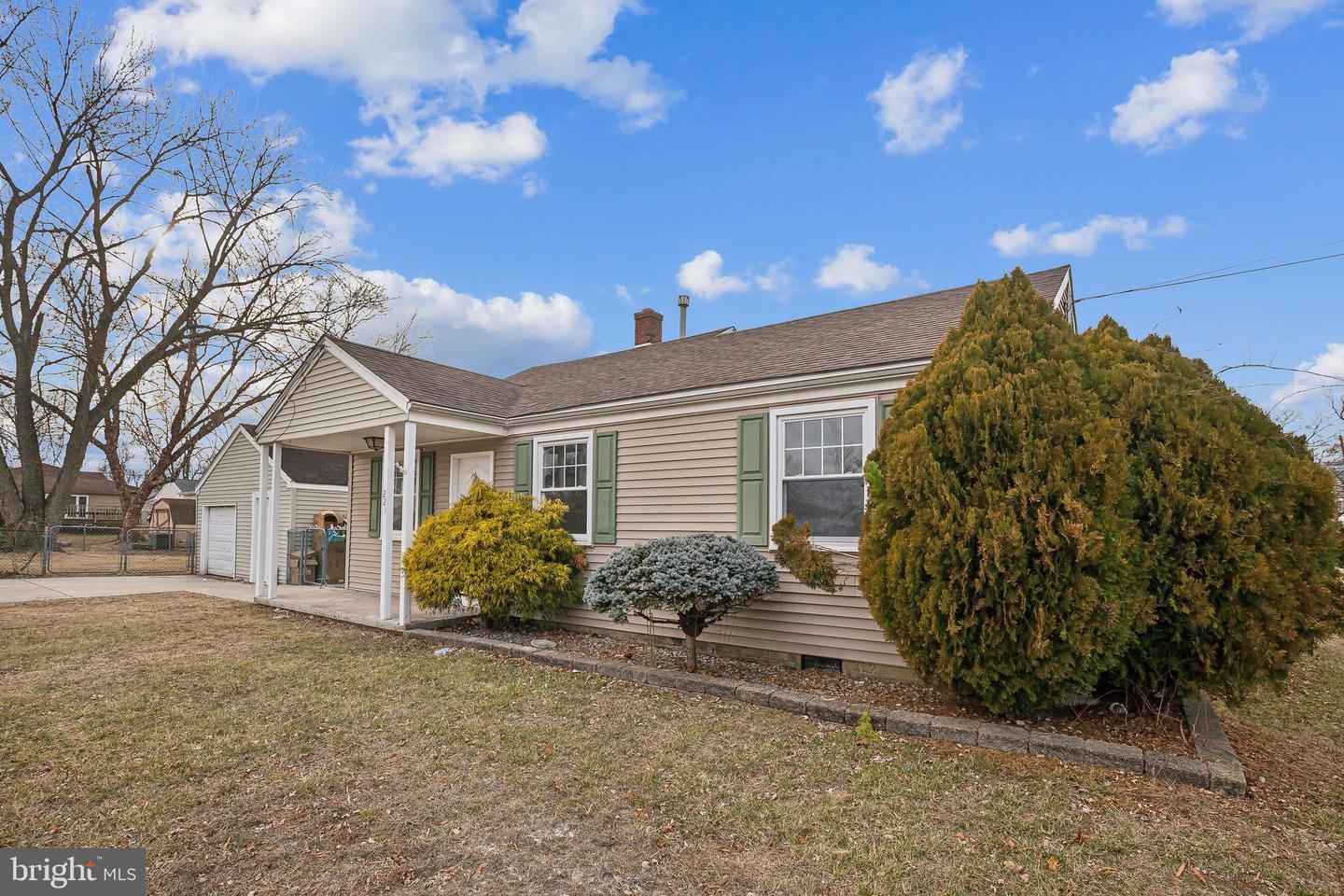 Laureba Ave, West Deptford, NJ 08086