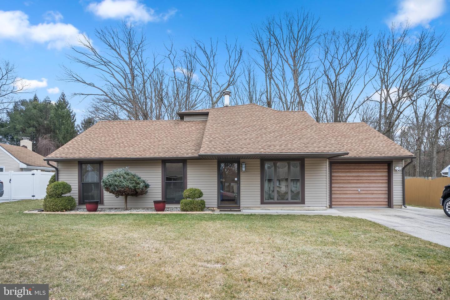 Greenbriar Dr, Williamstown, NJ 08094