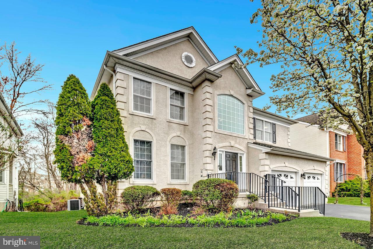 Lockwood Dr, Princeton, NJ 08540