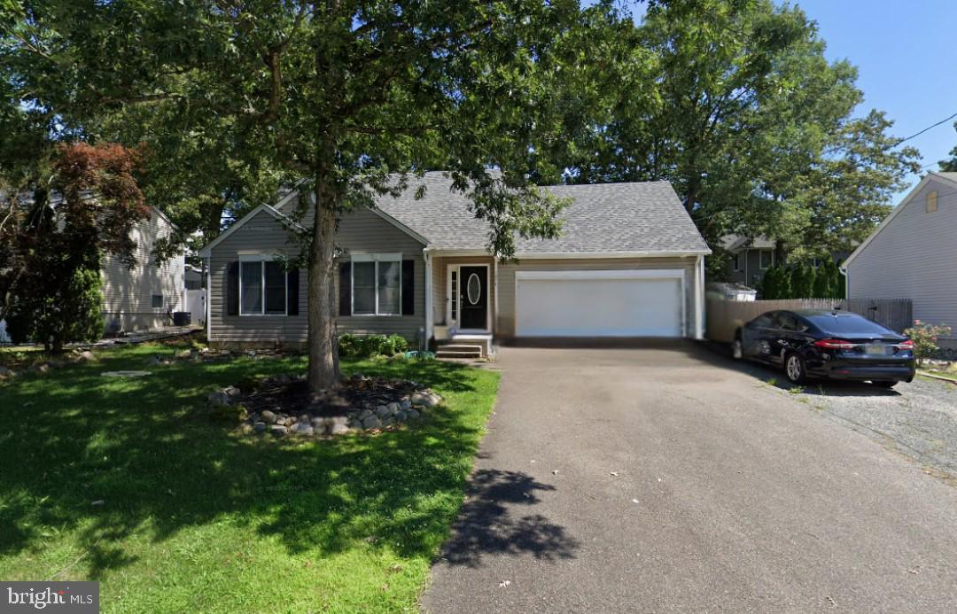 Buccaneer Ln, Manahawkin, NJ 08050