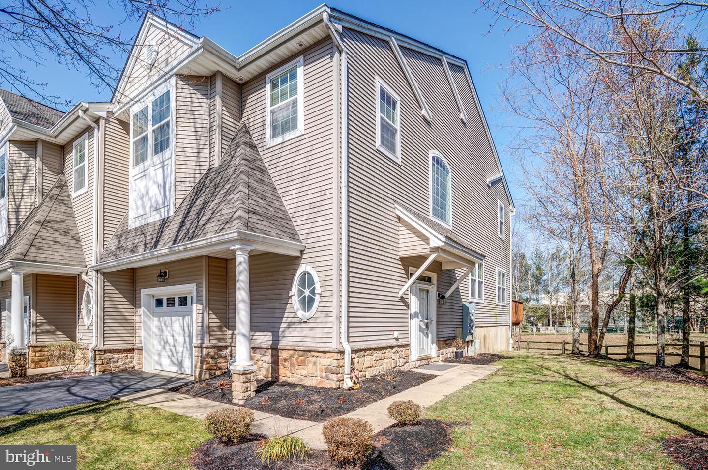 Ocean Breeze Ct, Manahawkin, NJ 08050