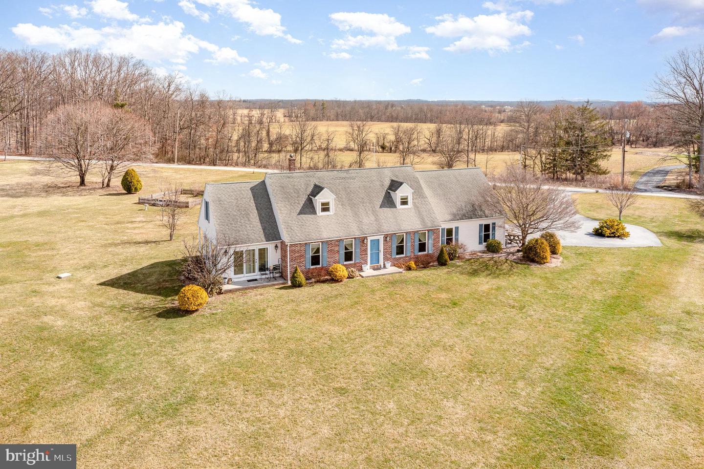 Railroad Ln, Orrtanna, PA 17353