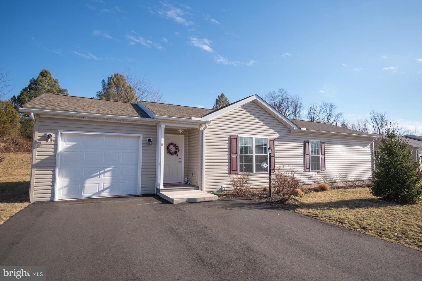 Sandpiper Dr, Bechtelsville, PA 19505