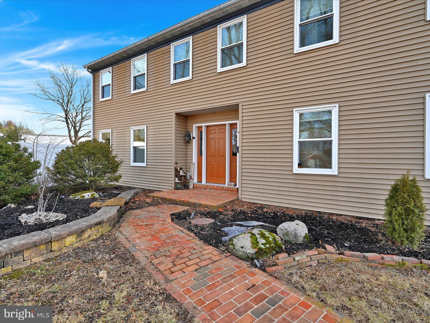 W Greenway St, Fleetwood, PA 19522