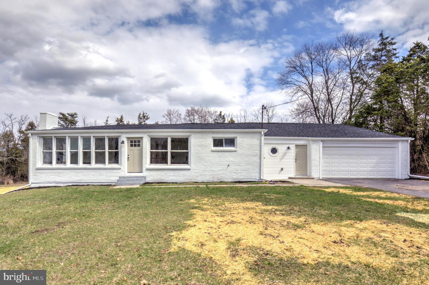 Douglass Dr, Douglassville, PA 19518