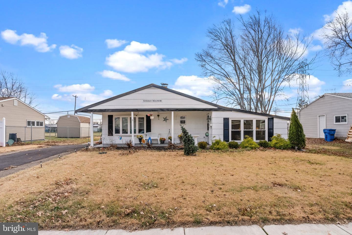 Gun Rd, Levittown, PA 19057