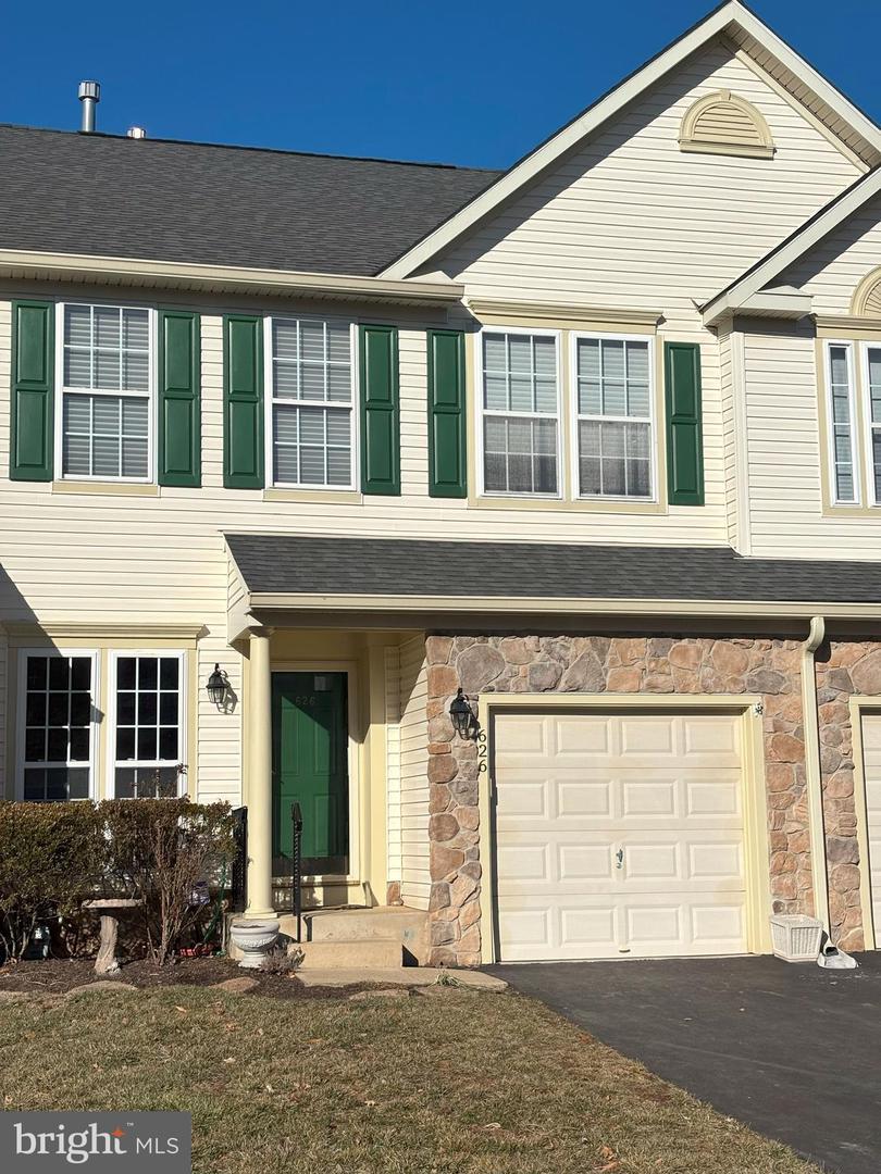 Tulip Dr, Warrington, PA 18976