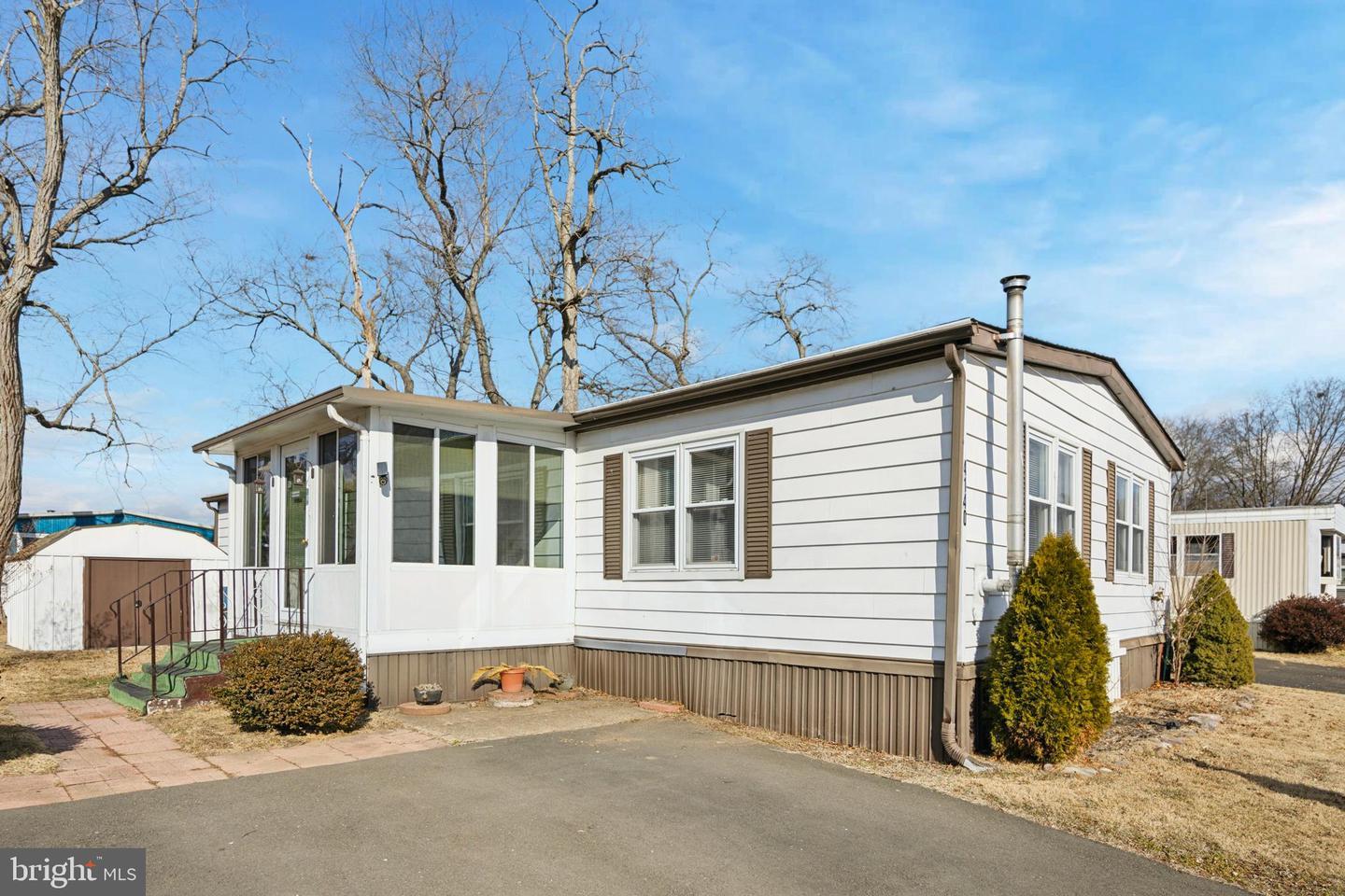Davis Dr, Morrisville, PA 19067
