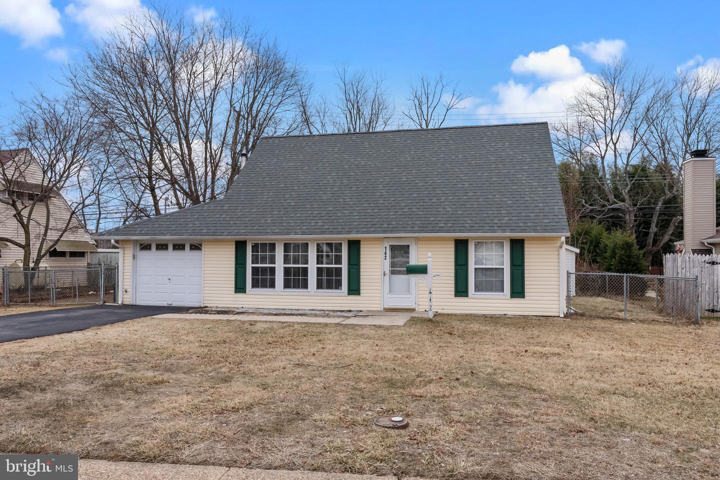 Harmony Rd, Levittown, PA 19056