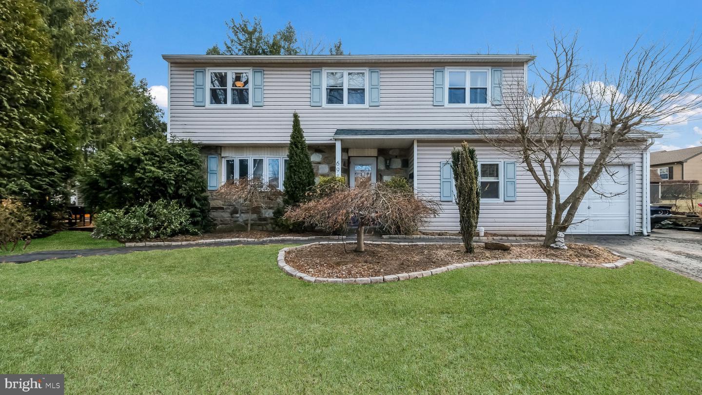 Stratford Rd, Warminster, PA 18974