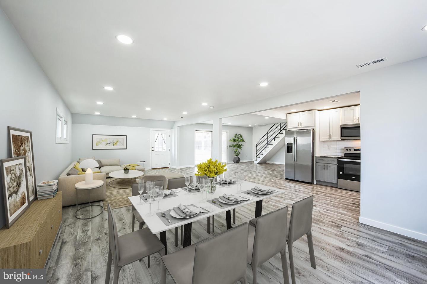 Horseshoe Ln, Levittown, PA 19055