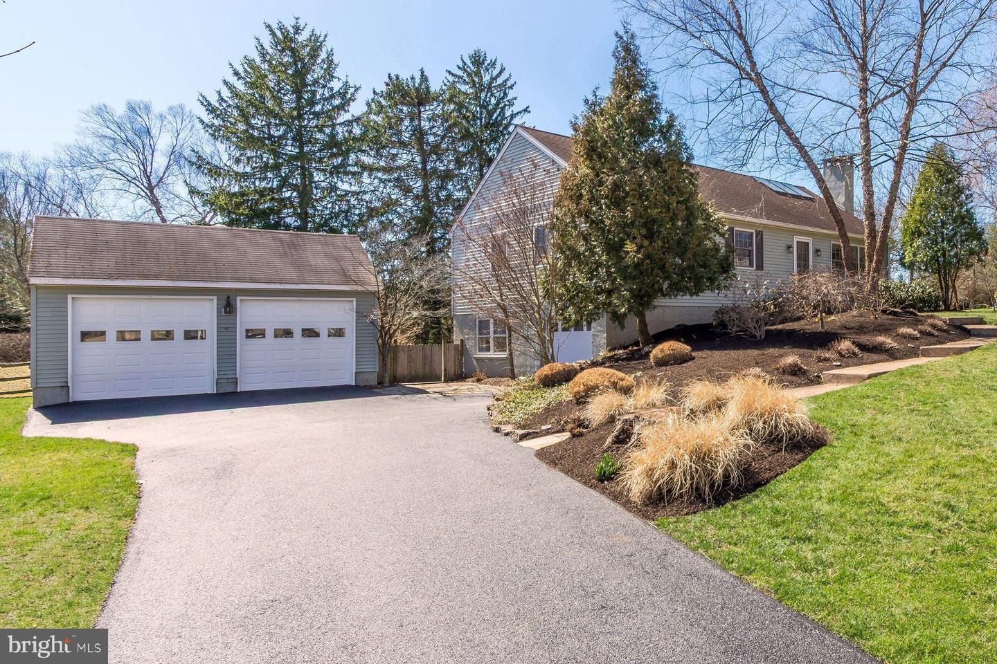 Sunset Dr, New Hope, PA 18938