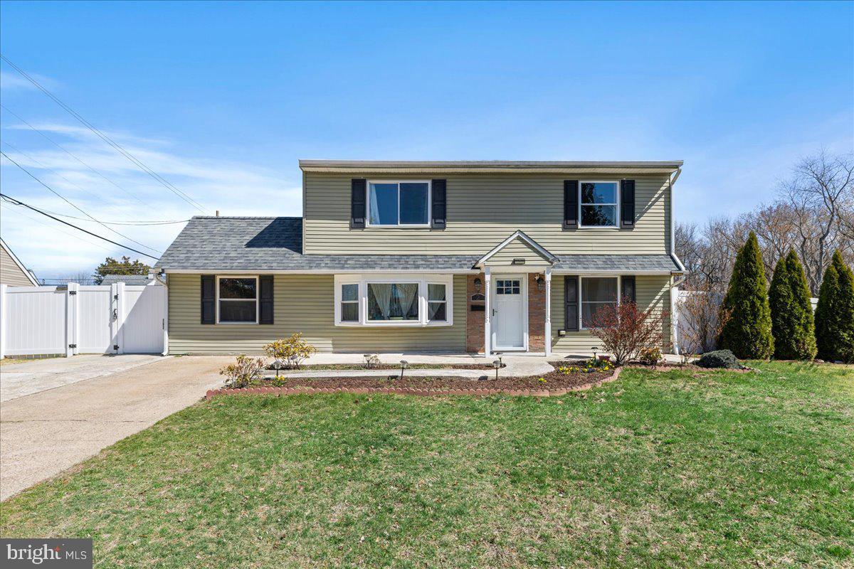 Plumtree Rd, Levittown, PA 19056