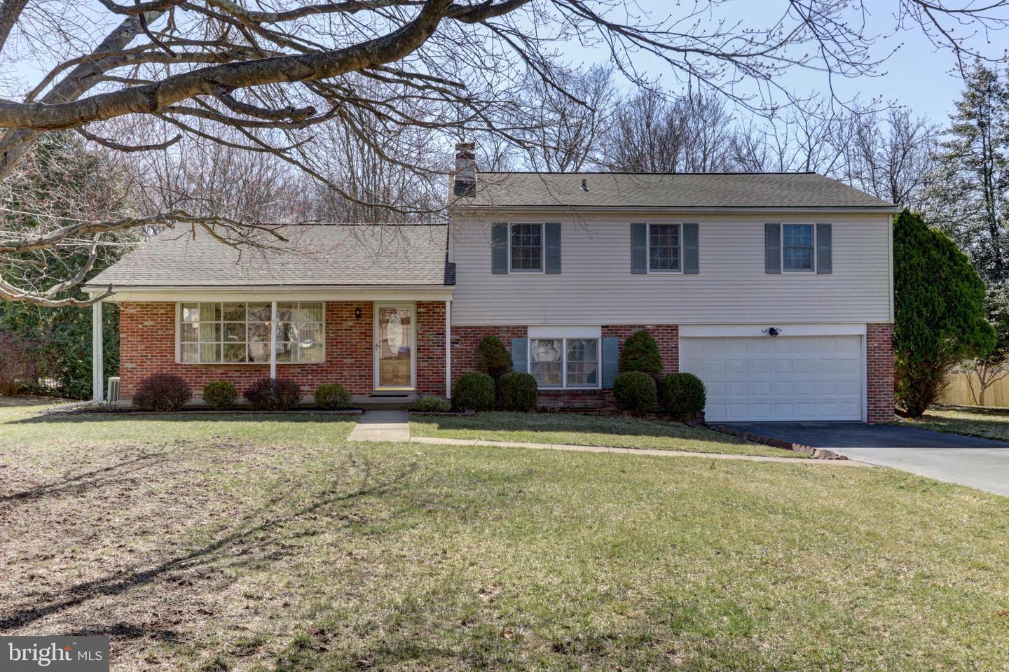 Mallard Dr, Chalfont, PA 18914