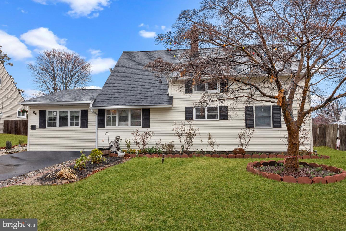 Rambler Ln, Levittown, PA 19055