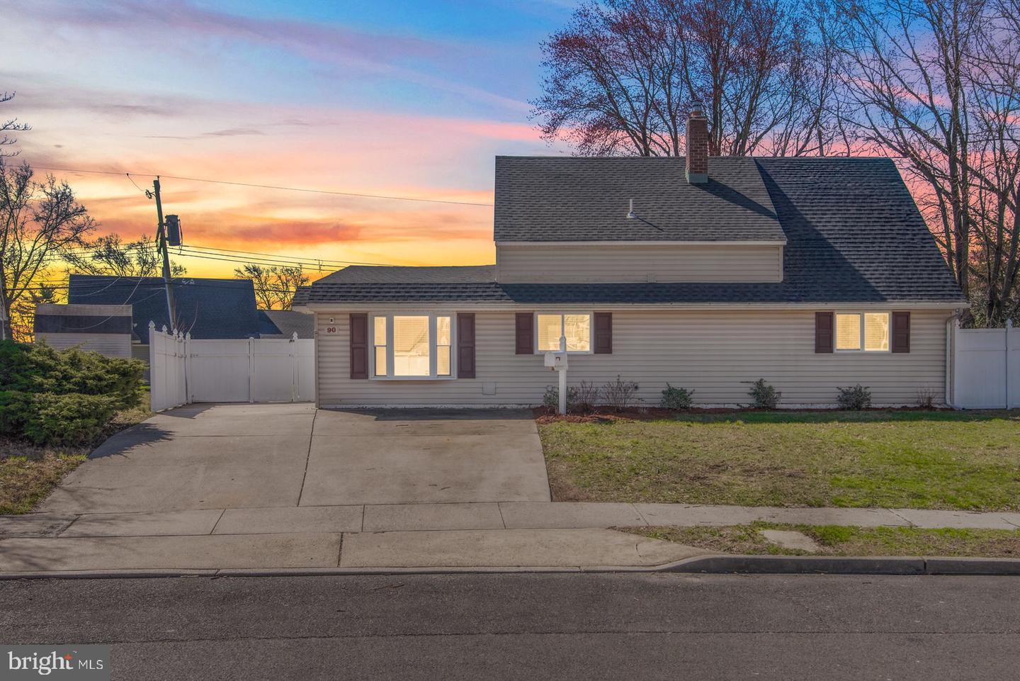 Everturn Ln, Levittown, PA 19054