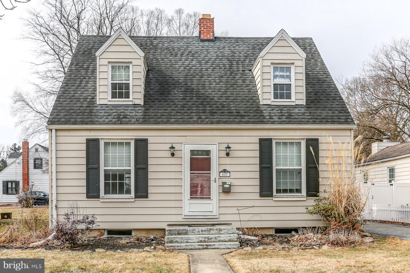 Warren St, Lemoyne, PA 17043