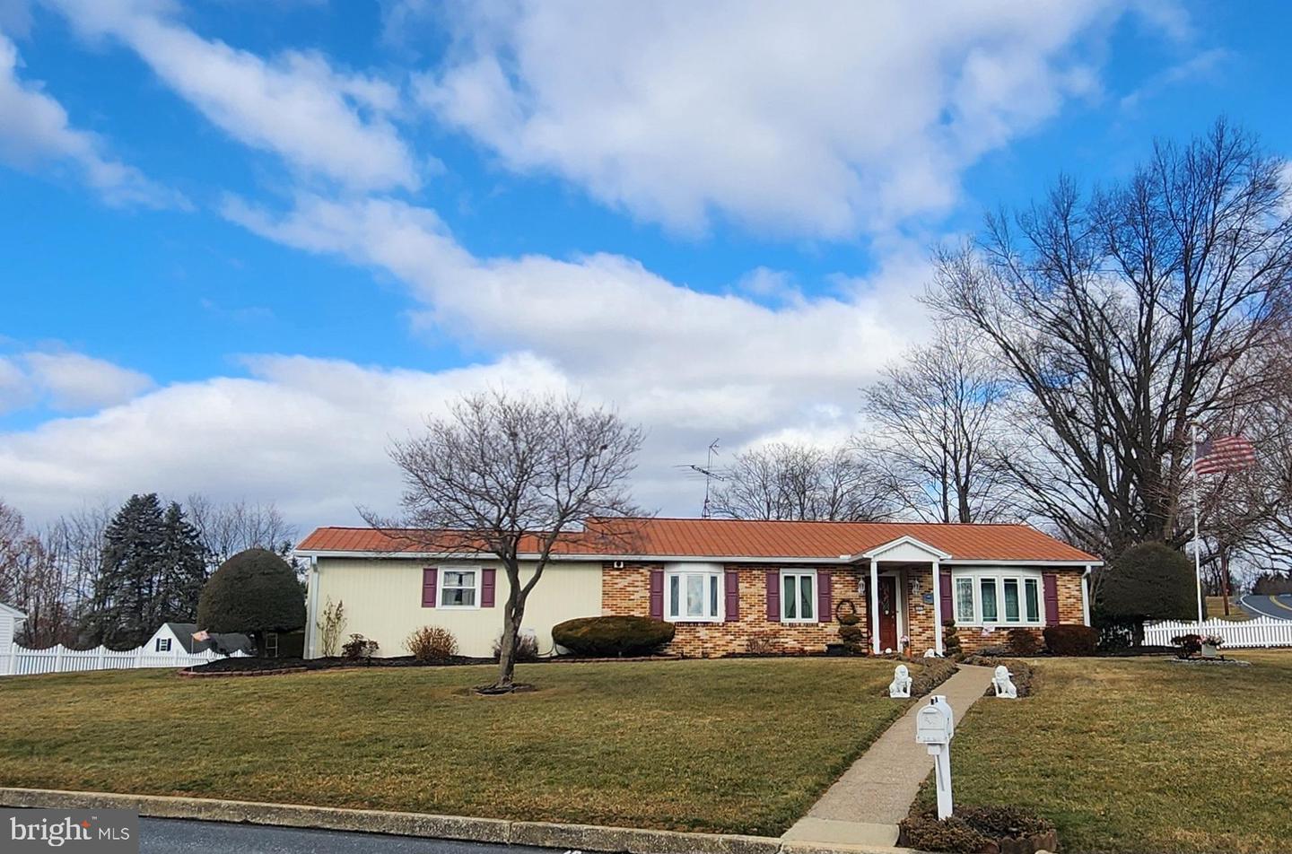 Lexington Dr, Mechanicsburg, PA 17050