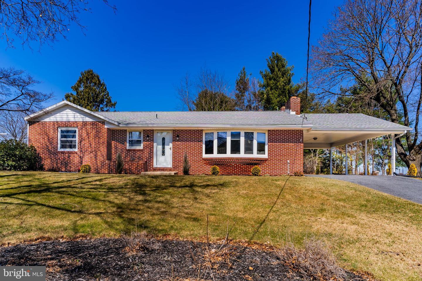 Sandbank Rd, Mount Holly Springs, PA 17065