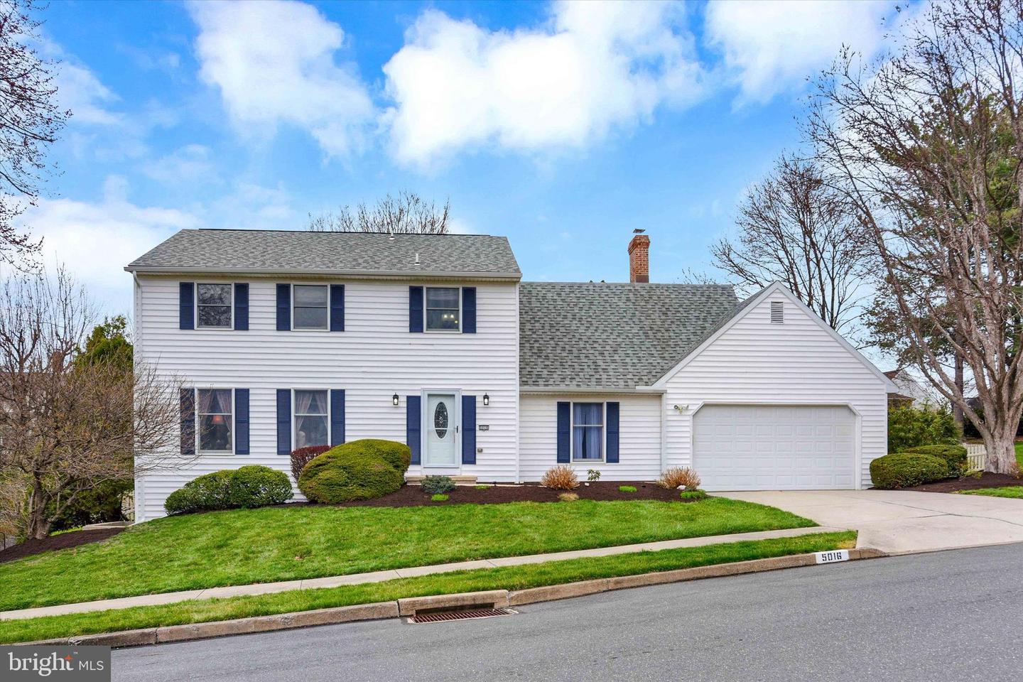 Apache Dr, Mechanicsburg, PA 17050