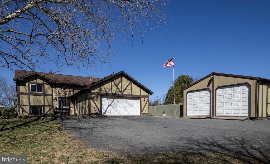 Beechcliff Dr, Carlisle, PA 17015