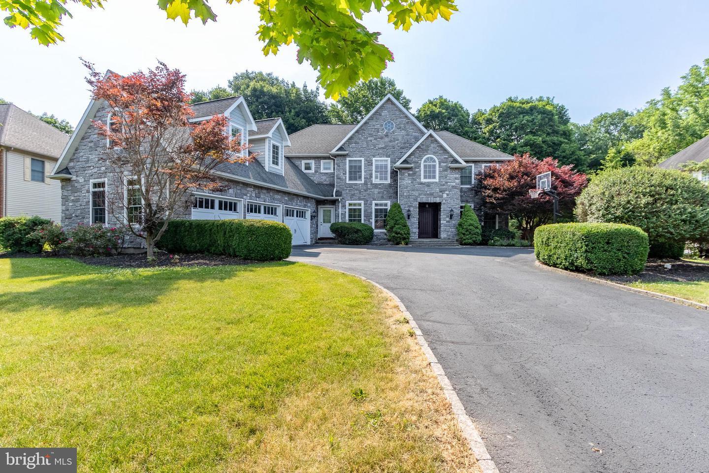 Walnut Spring Ln, State College, PA 16801