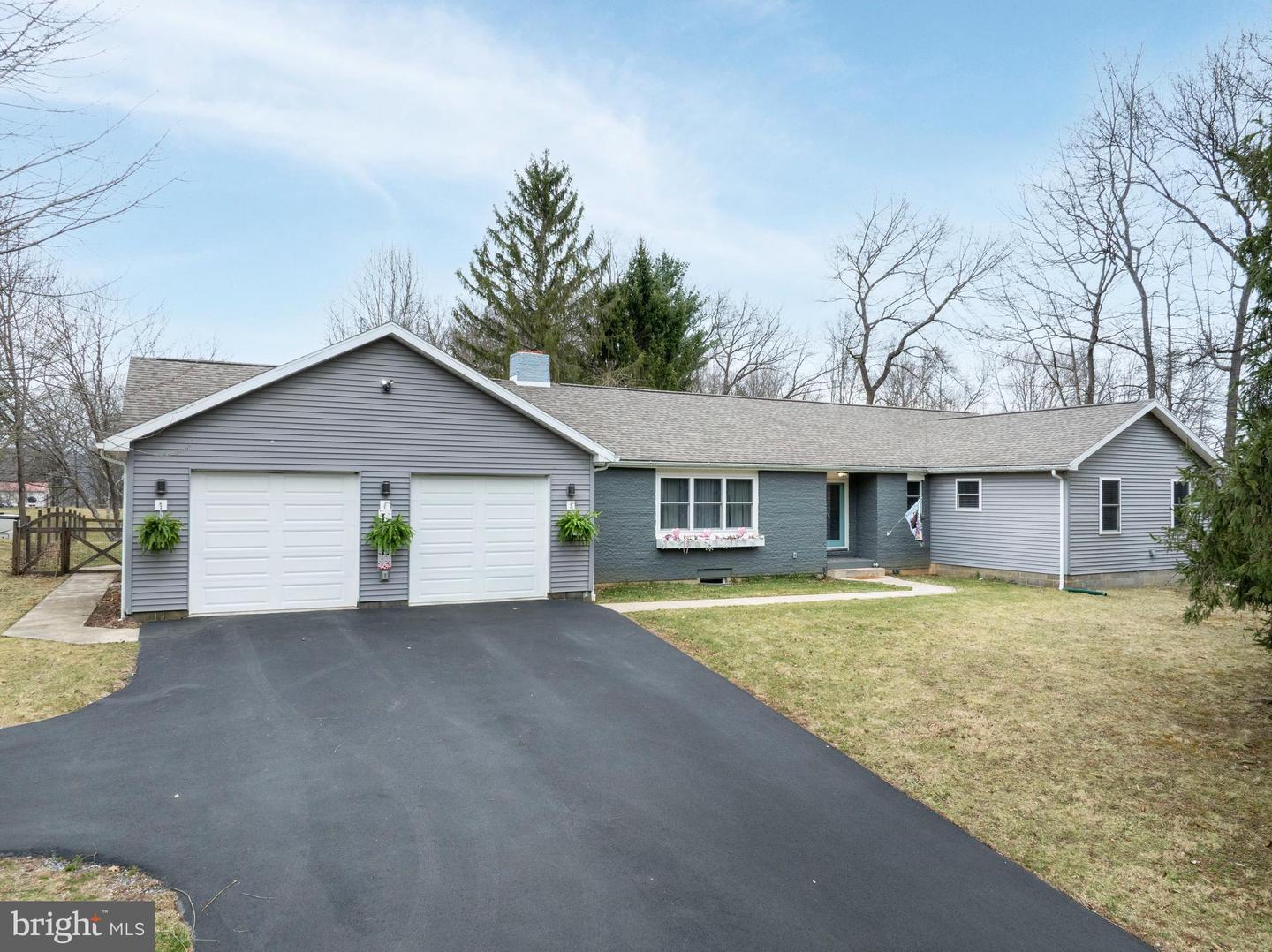 Smith Rd, Port Matilda, PA 16870