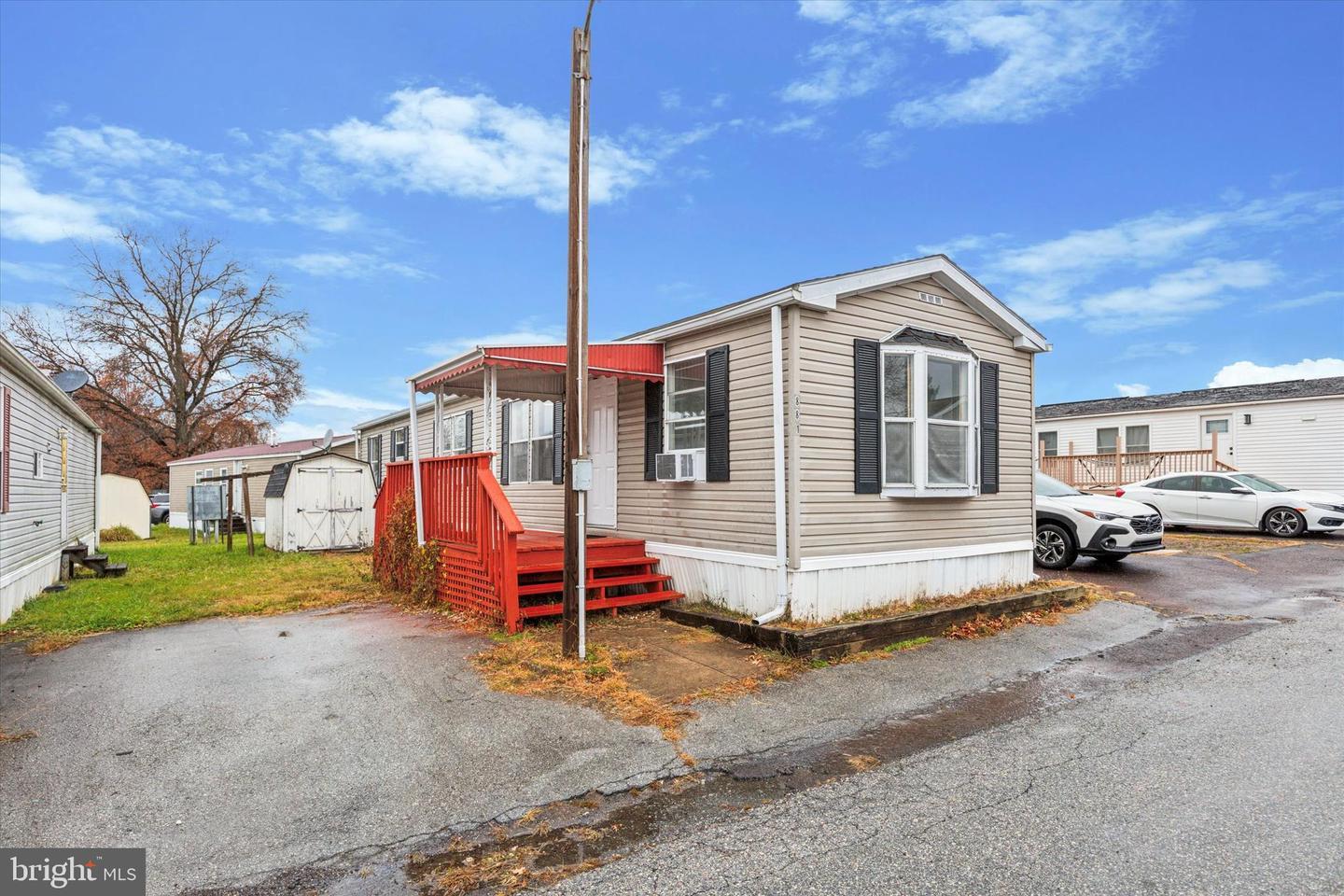Buttonwood Ave, Spring City, PA 19475