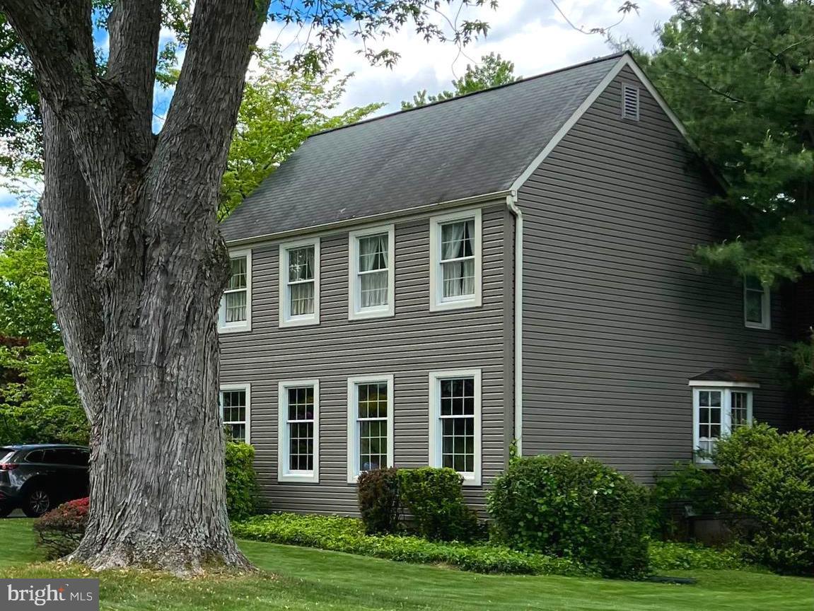 Coldstream Dr, Berwyn, PA 19312