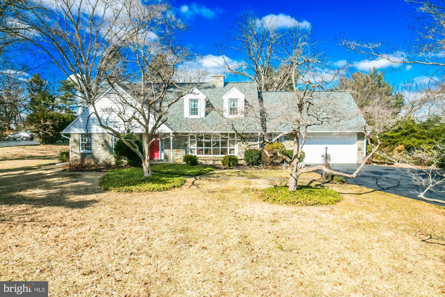 Locust Ln N, West Chester, PA 19380
