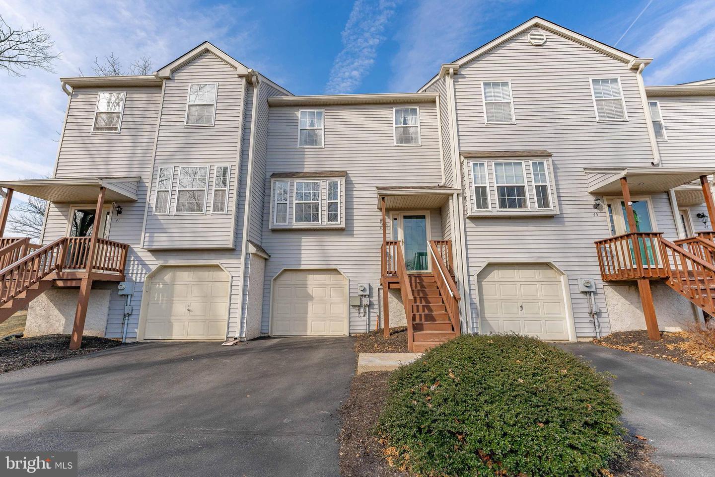 Yellowwood Dr, Downingtown, PA 19335