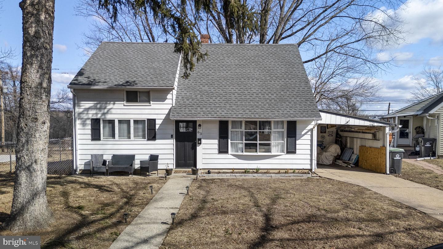 Coll Dr, Phoenixville, PA 19460
