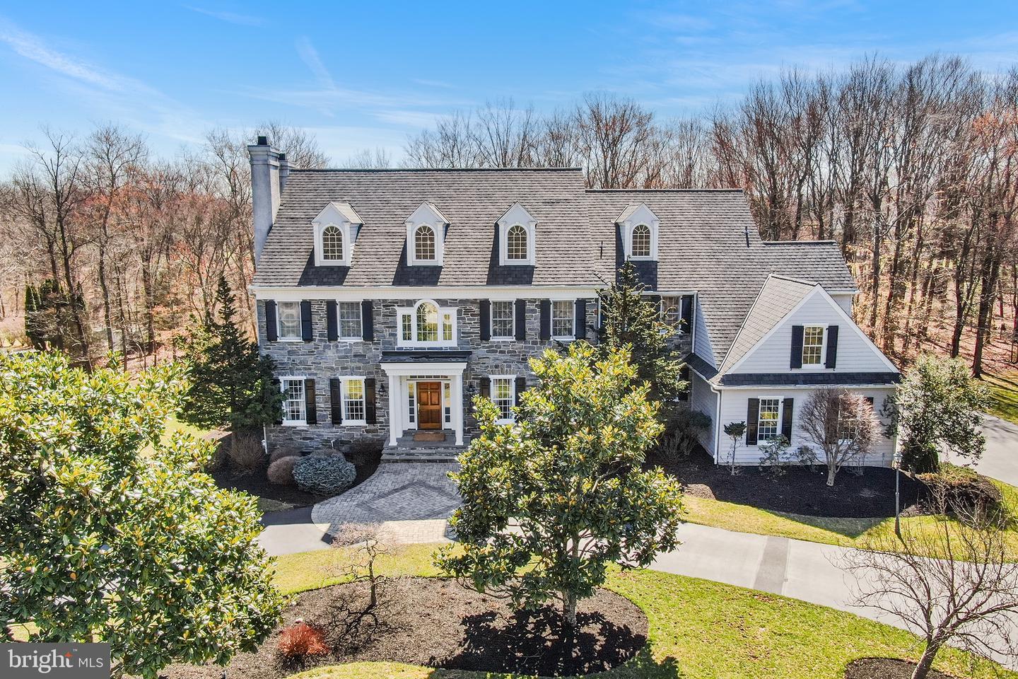 Dovecote Ln, Malvern, PA 19355