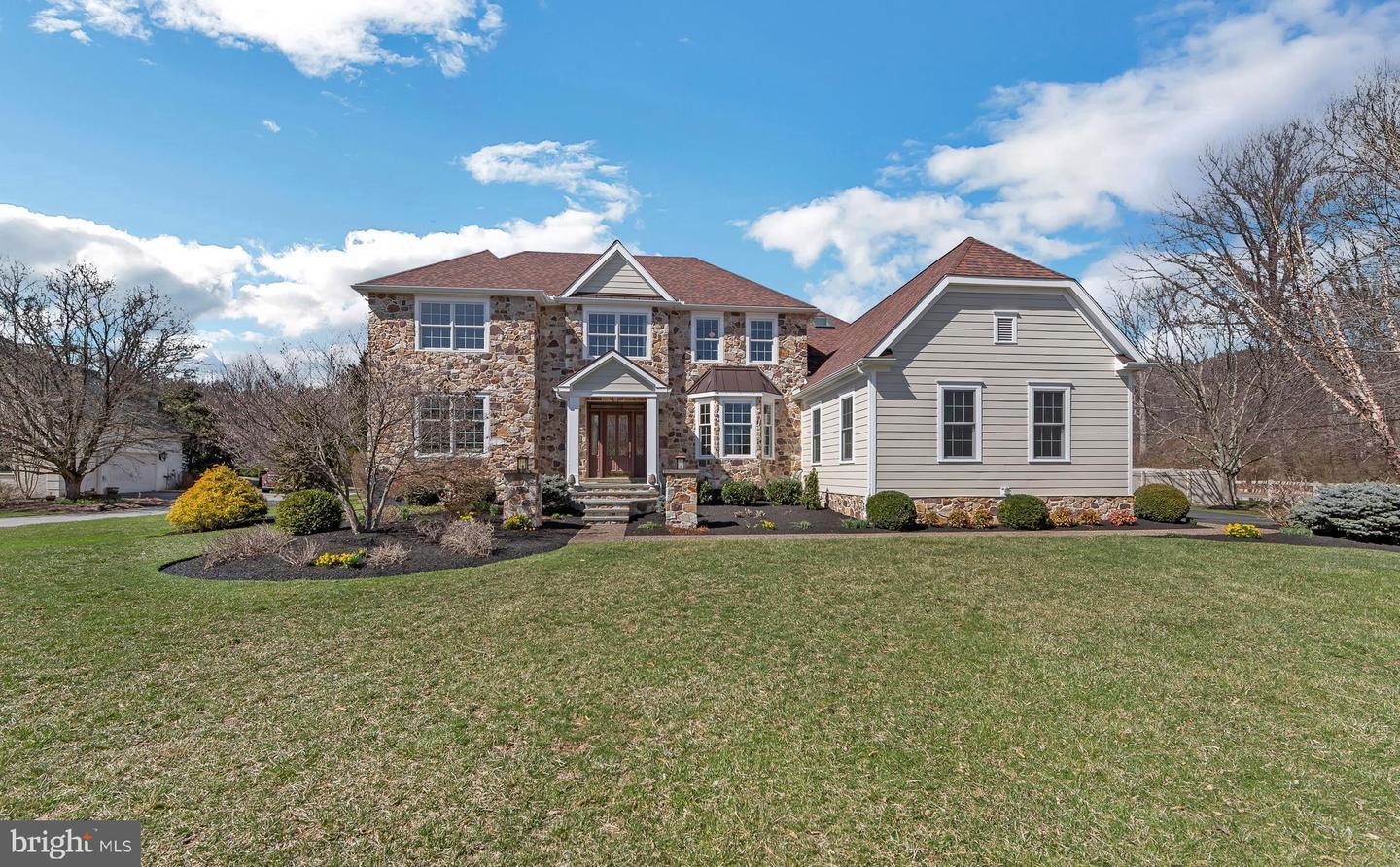 Saddlebrook Dr, Malvern, PA 19355