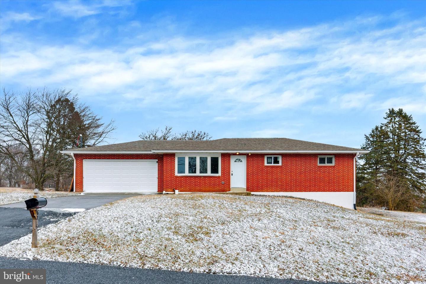 Fernando Dr, Harrisburg, PA 17111