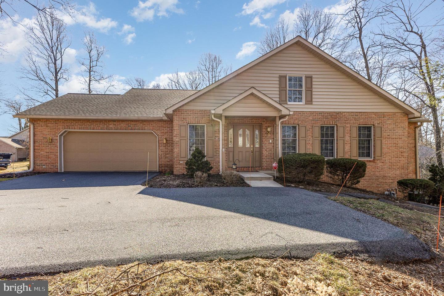 Heiden Ct, Hummelstown, PA 17036