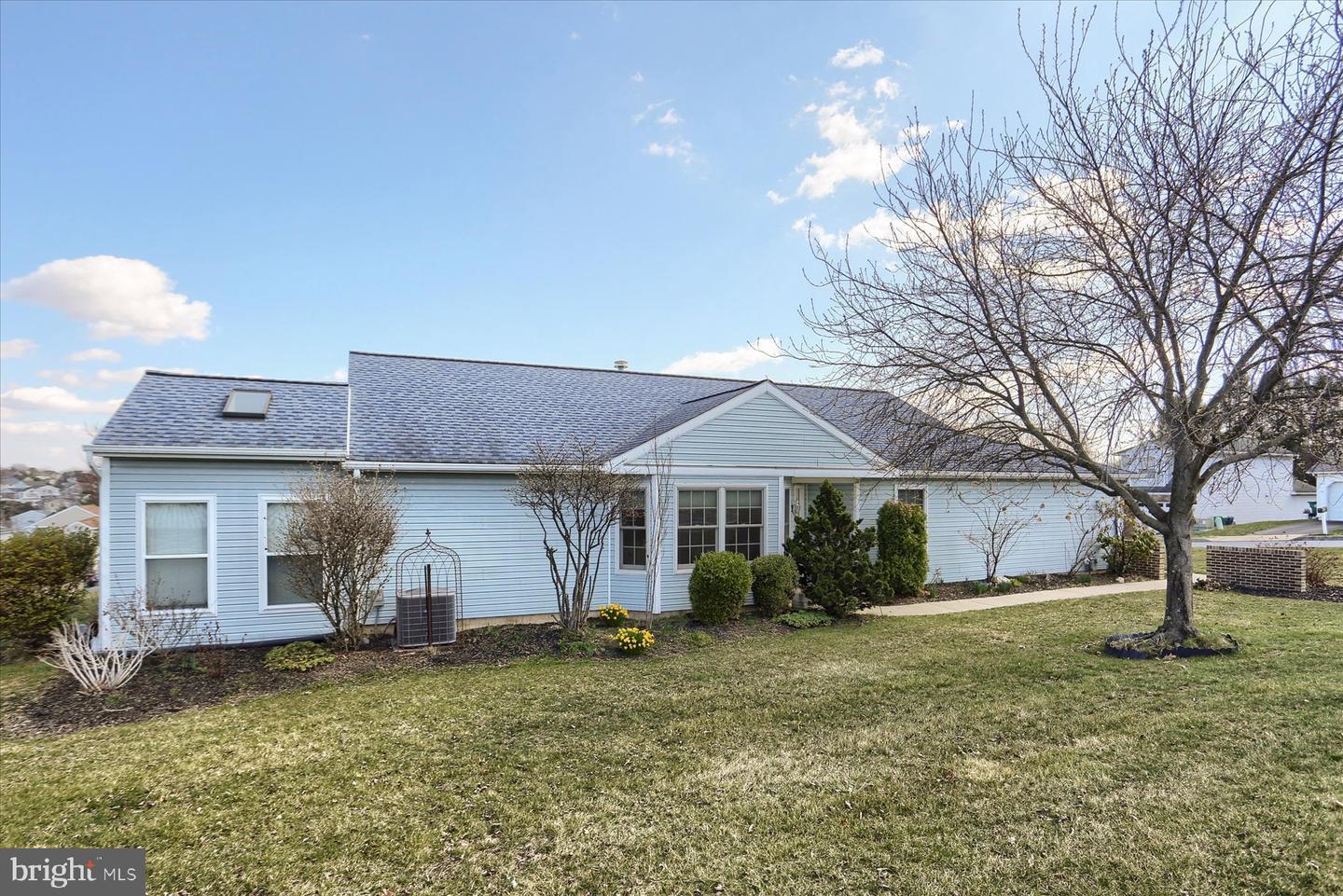 S Highlands Cir, Harrisburg, PA 17111