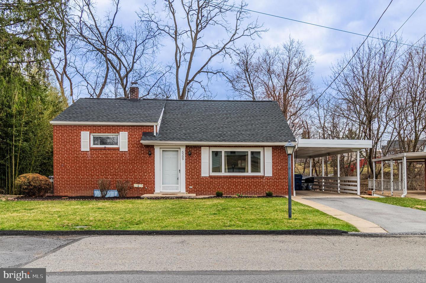 Woodlawn Dr, Harrisburg, PA 17109