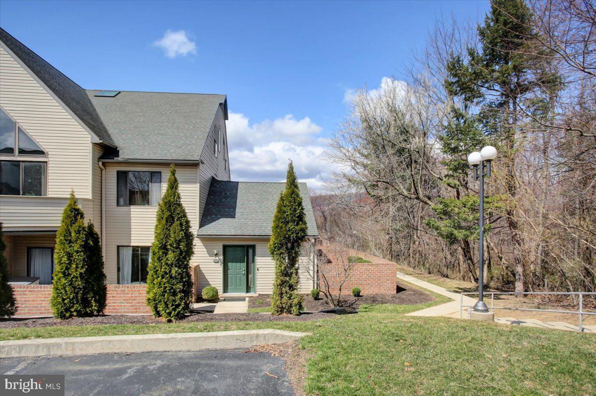 Cherrington Dr, Harrisburg, PA 17110