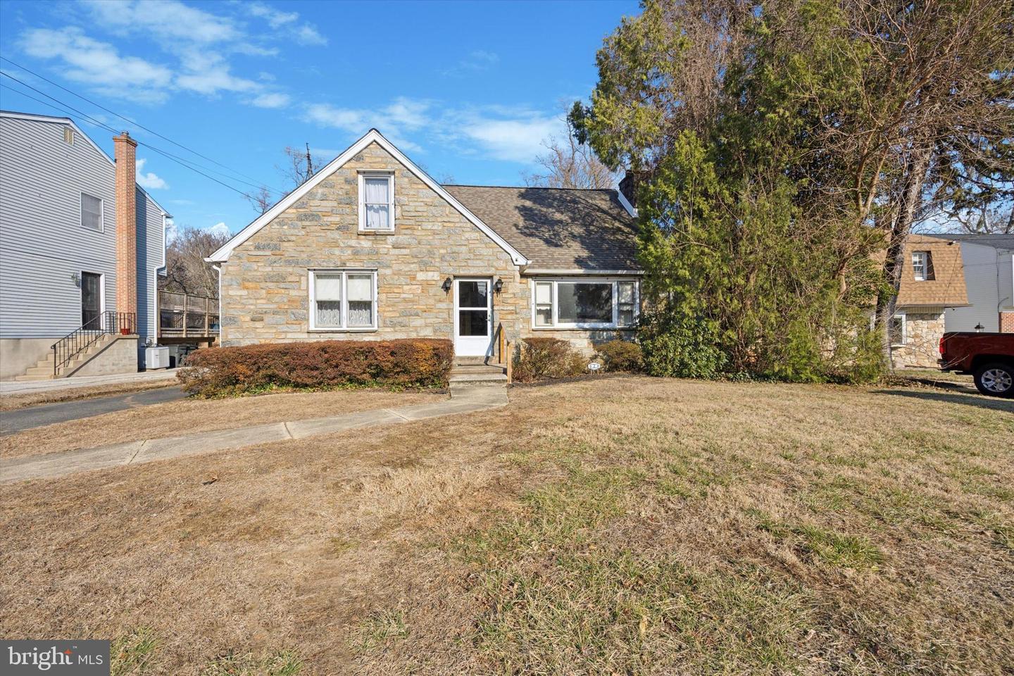 Ridley Ave, Folsom, PA 19033