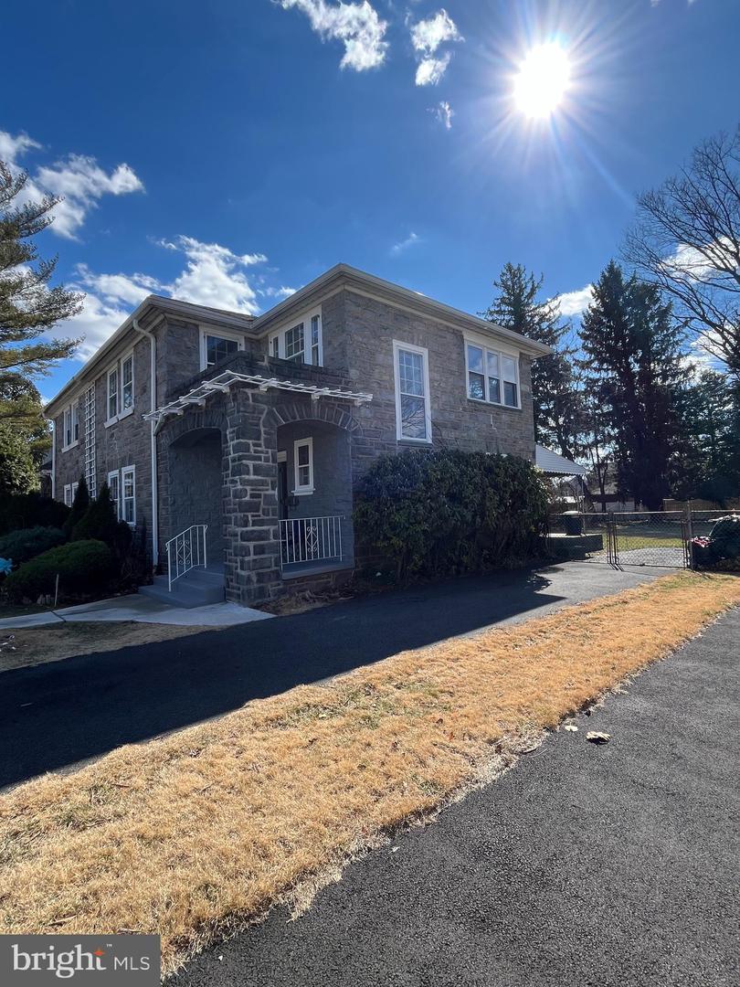 Arbor Rd, Lansdowne, PA 19050