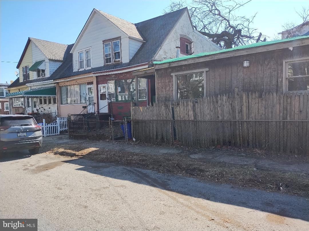 W 11th St, Chester, PA 19013