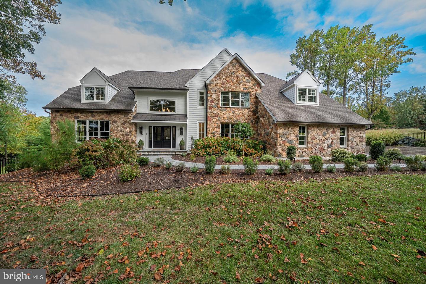 Honeysuckle Ct, Glen Mills, PA 19342