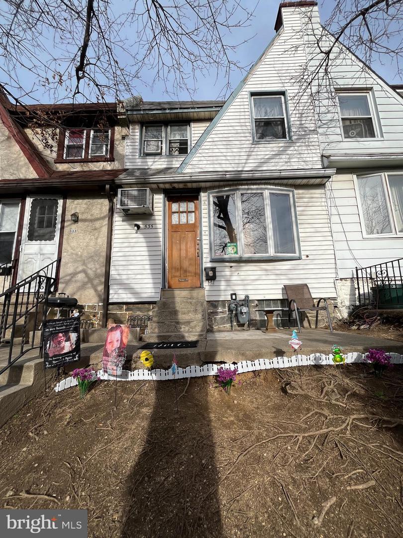 Glendale Rd, Upper Darby, PA 19082