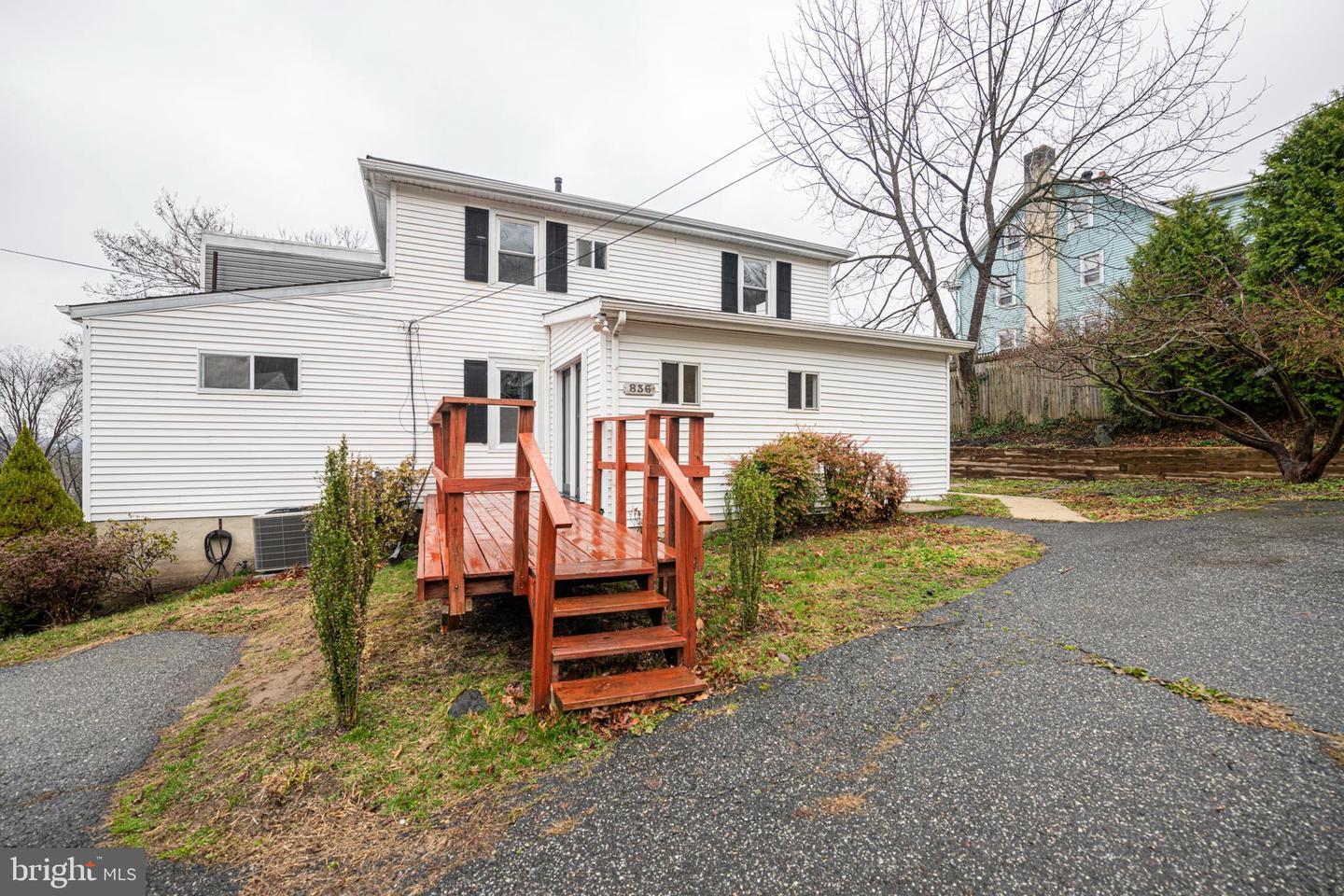 Hill Rd, Aston, PA 19014