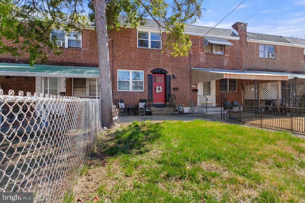 Montgomery Ave, Upper Darby, PA 19082