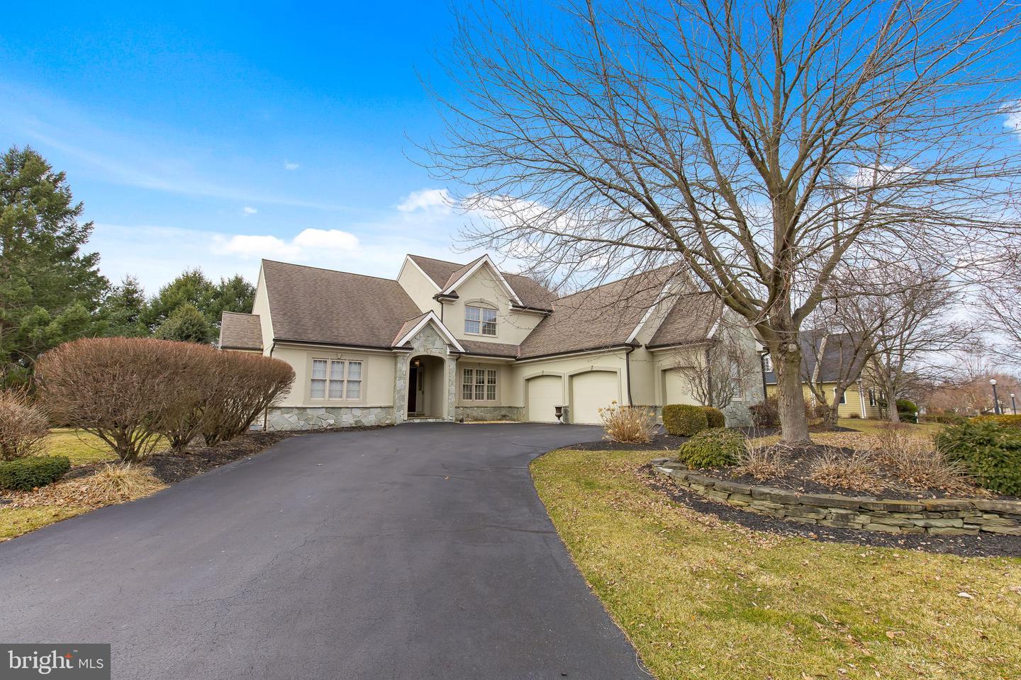 Woodfield Dr, Lititz, PA 17543